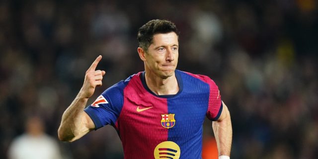ليفاندوفسكي يتفوق على نفسه مع برشلونة
