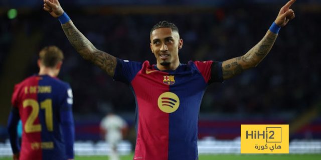 برشلونة يضرب بنفيكا بثلاثية في الشوط الأول