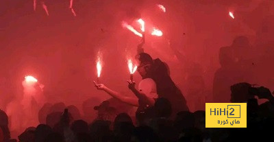 رسميًا.. يويفا يعاقب بنفيكا بسبب شغب جماهيره أمام برشلونة