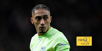 كم يتقاضى رافينيا مع برشلونة؟