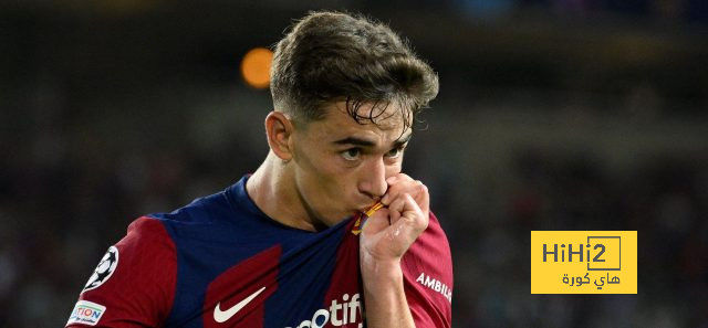 غافي يحتفل بمباراته المئوية في الدوري الإسباني مع برشلونة أمام بيتيس