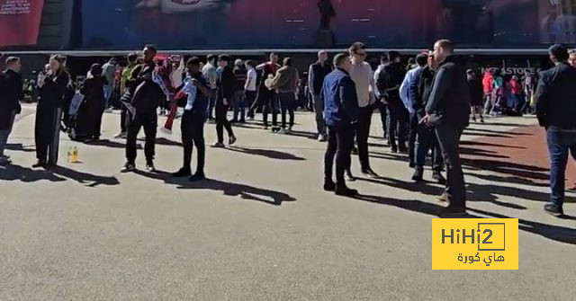 جمهور مانشستر يونايتد يتوافد على ملعب أولد ترافورد