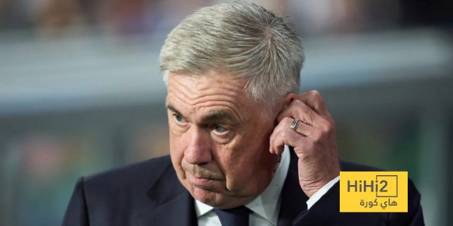 مدرب غير طبيعي تماما