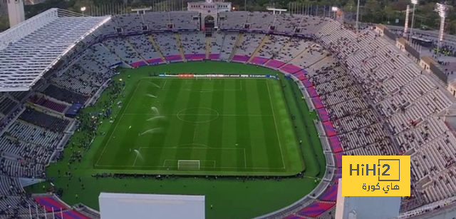 جمهور برشلونة يتوافد على ملعب المباراة قبل مواجهة بروسيا.. صورة
