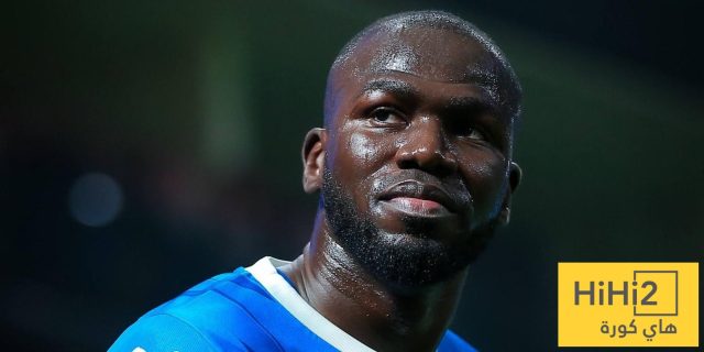 سبب استبدال كوليبالي في مباراة الهلال والعروبة!