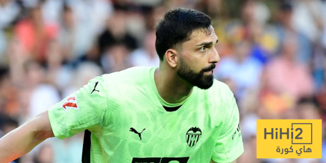 فيديو : حارس ليفربول الجديد يودع جمهور فالنسيا