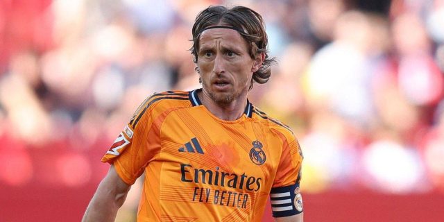 مودريتش يستعد لكأس العالم للأندية بمباراتين مع كرواتيا