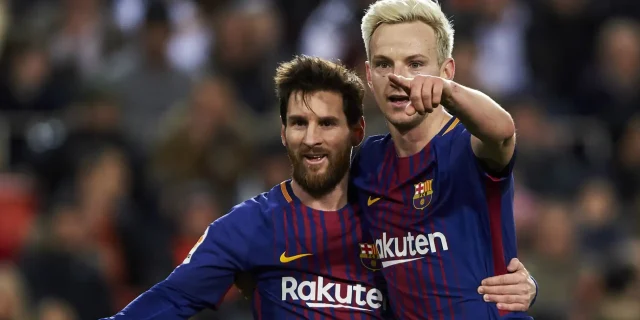 راكيتيتش يتحدث عن إمكانية اندماج لاعبي برشلونة حاليًا في فريقه الذهبي السابق