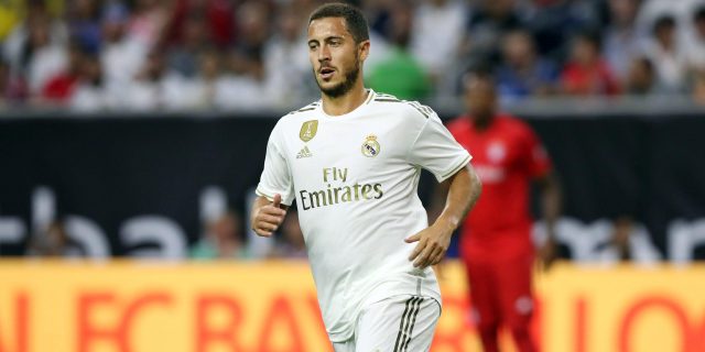 فيديو: الظهور الأول لـ هازارد في الملاعب بعد اعتزاله