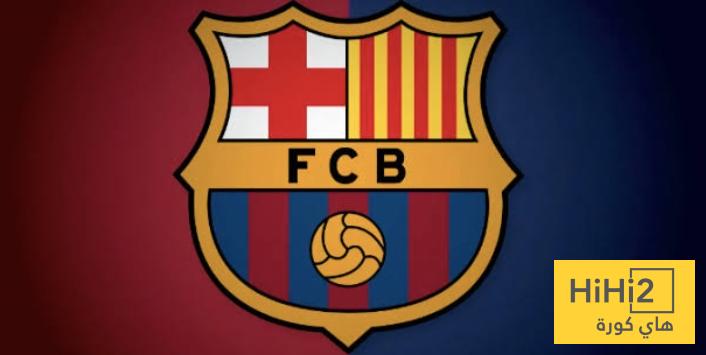 صور.. جمهور برشلونة يطالب بطرد اثنين من الفريق