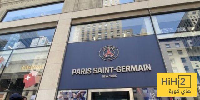 إقبال على شراء قميص أبطال أوروبا في نيويورك