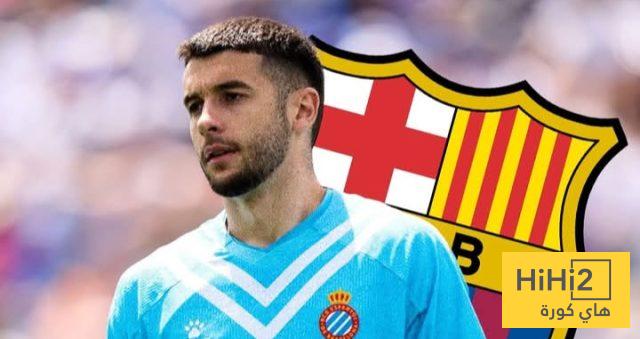 صورة.. محامي غارسيا يصل برشلونة بعد توقيع اللاعب
