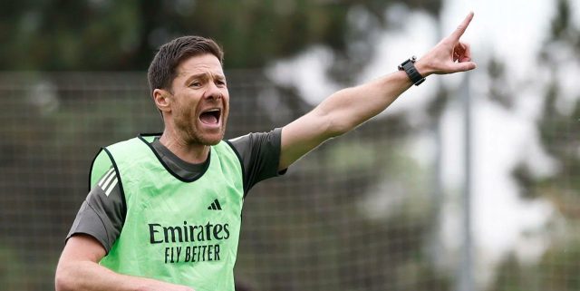ألونسو يشارك في تدريبات ريال مدريد كلاعب!