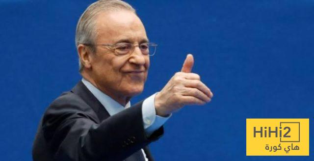 صور.. بيريز يلتقي بلاعبي الريال قبل مواجهة الهلال في مونديال الأندية