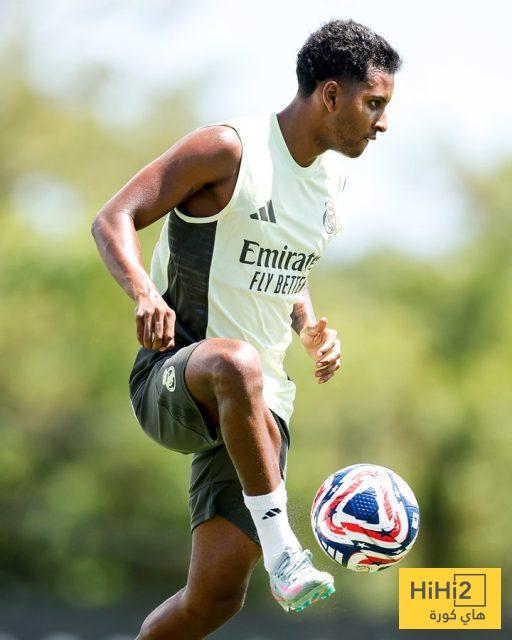 صور: ريال مدريد يختتم تدريباته استعداداً لمواجهة الهلال 16 صور: ريال مدريد يختتم تدريباته استعداداً لمواجهة الهلال 15