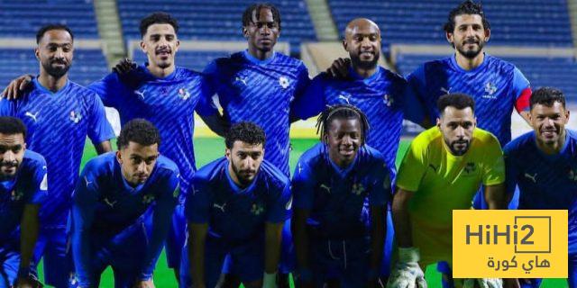 ثلاثي بارز في روشن يطلب نجم نيوم