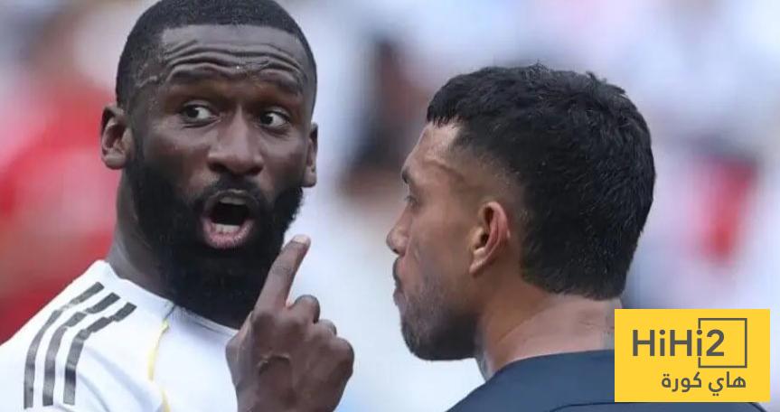 الفيفا تفتح تحقيقًا ضد لاعب باتشوكا بعد اتهامات روديغر بالعنصرية