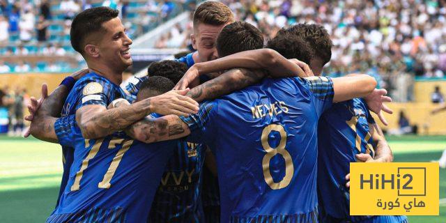 آلام مفاجئة تبعد نجم شاب عن مران الهلال