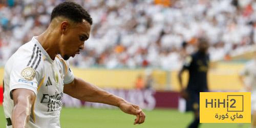 أرنولد لاعب مميز … ولكنه ليس روبرتو كارلوس
