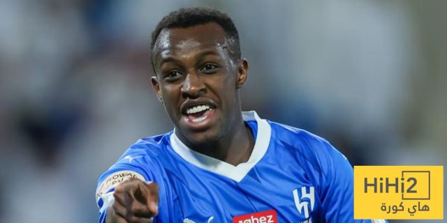فيديو: سعود عبدالحميد لو لعب 100 سنة مستحيل يصنع زي هذا الهدف
