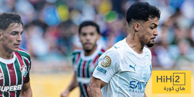 صور : شعار الهلال يزين شوارع الرياض بعد وداع المونديال