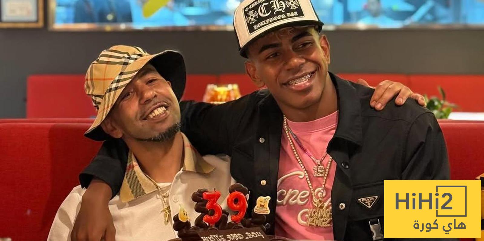 ثقة لا حدود لها.. والد لامين يامال يشعل حماس جماهير برشلونة