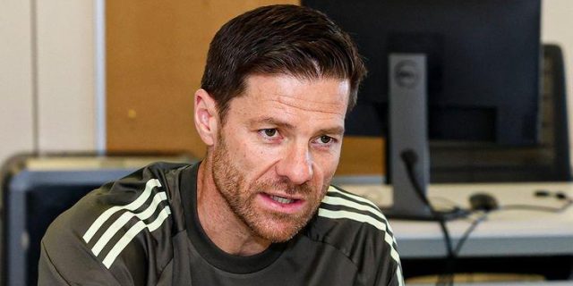 سبب إصرار ألونسو على التعاقد مع لاعب وسط