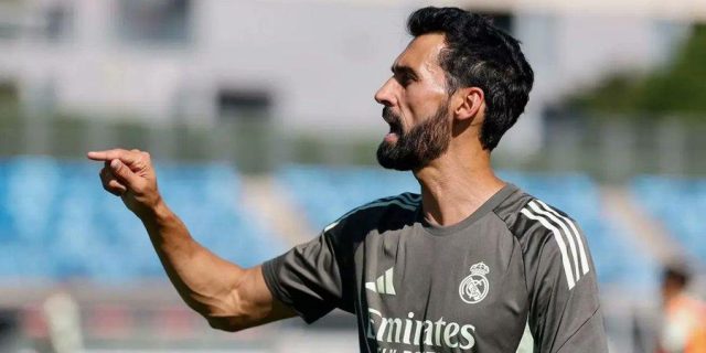 كاستيا يخوض تحديًا جديدًا في إنجلترا