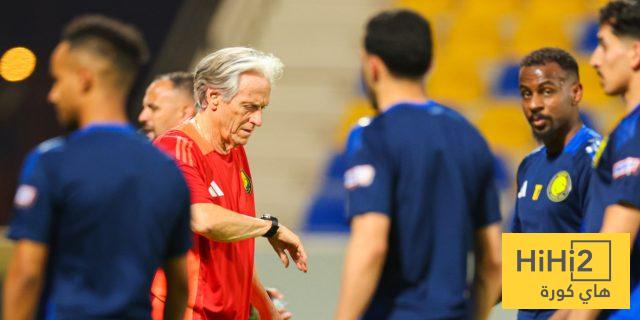 خيسوس يراقب نجوم المستقبل في النصر