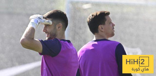غارسيا أم تشيزني .. من اللاعب الذي سيسجله برشلونة بدلاً من شتيغن؟