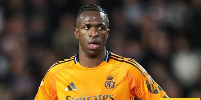 جماهير ريال مدريد تطرد فينيسيوس!.. صورة