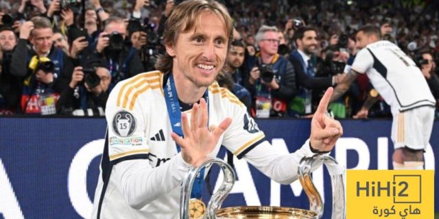 صحفي مدريدي يهاجم برشلونة بقوة بعد واقعة مودريتش