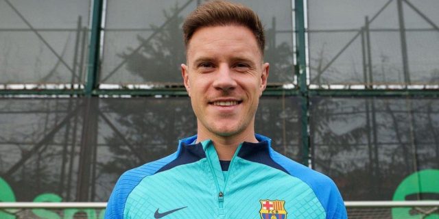 كم لاعب من برشلونة أعلن دعمه علنًا لتير شتيغن؟