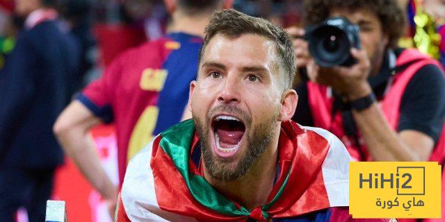 لاعب برشلونة السابق يُعلق على رحيل إينيغو مارتينيز