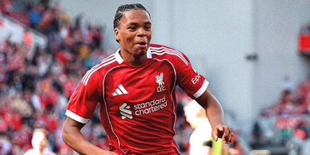 ليفربول يضيف الهدف الثاني أمام كريستال بالاس