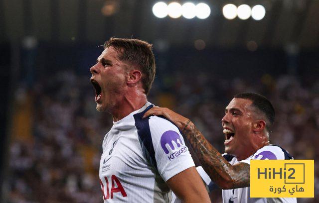 توتنهام يسجل الهدف الأول أمام باريس توتنهام يسجل الهدف الأول أمام باريس