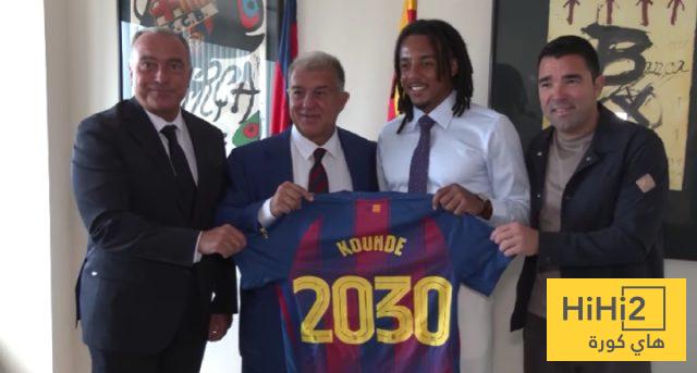 صور من تمديد عقد كوندي مع برشلونة