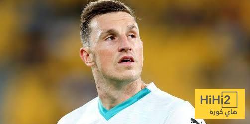 لاعب نوتنغهام فورست يرشح نجم برشلونة للكرة الذهبية