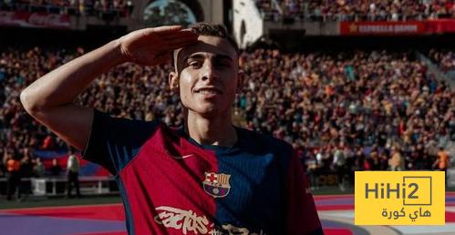 صورة.. جماهير برشلونة توافق على بيع فيرمين