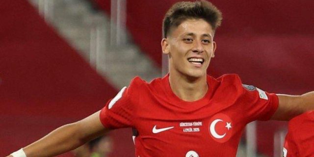 غولر يقود تشكيلة تركيا لمواجهة اسبانيا