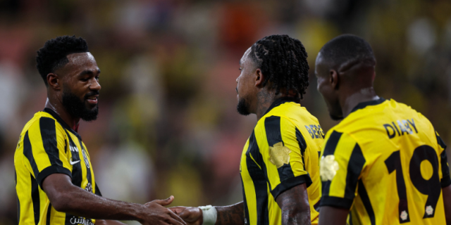 الاتحاد يقسو على الفتح في الشوط الأول