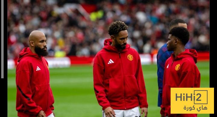 مانشستر يونايتد يصل ملعبه قبل مواجهة تشيلسي