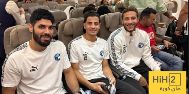 صور: منافس الأهلي يغادر القاهرة