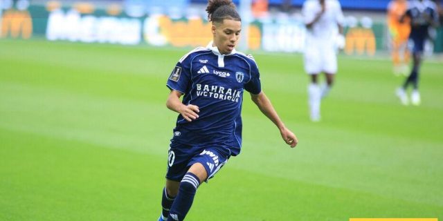 دولي جزائري افضل لاعب في الدوري الفرنسي