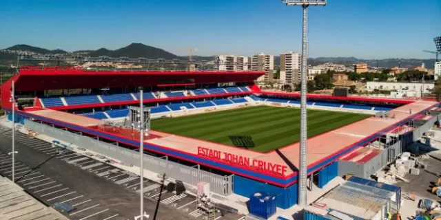 هل سيخوض برشلونة مباريات أخرى هذا الموسم على ملعب يوهان كرويف؟