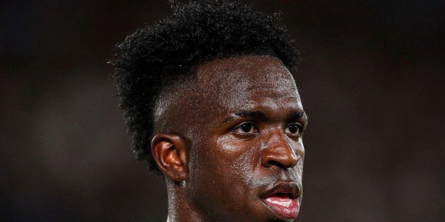 رومانو: فينيسيوس لا يريد الرحيل عن ريال مدريد