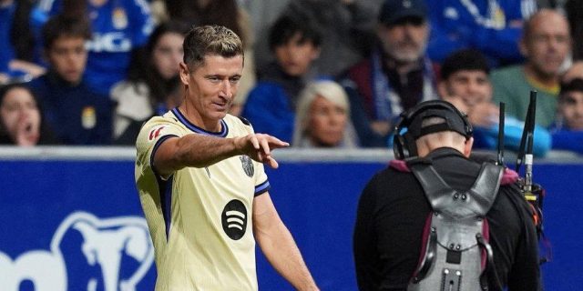 أرقام ليفاندوفسكي بقميص برشلونة حتى الان