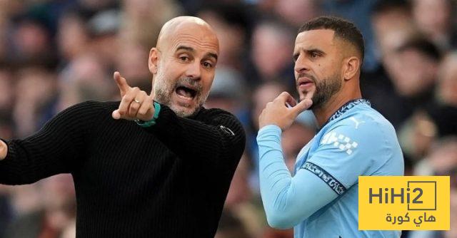 صورة.. جمهور مانشستر سيتي يصفق لـ والكر