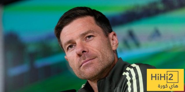 ألونسو يكشف كواليس حديثه مع لاعبي ريال مدريد بين الشوطين