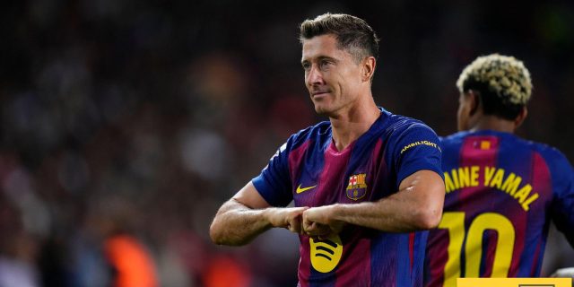 ليفاندوفسكي يعادل لويس إنريكي